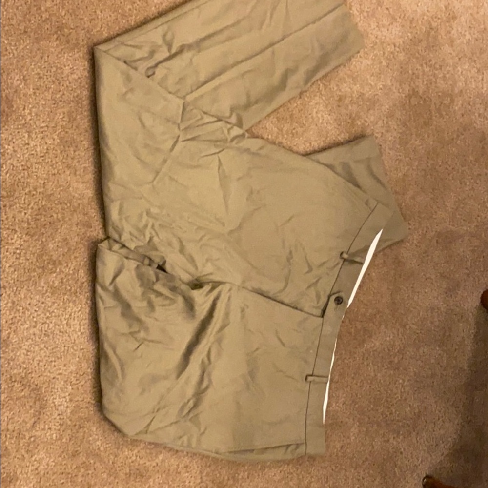 men’s khaki pants